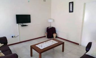 2 Bed Guesthouse in Mabelreign - 2012