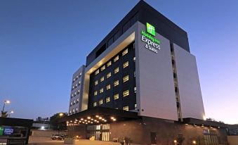 Holiday Inn Express & Suites Ensenada Centro