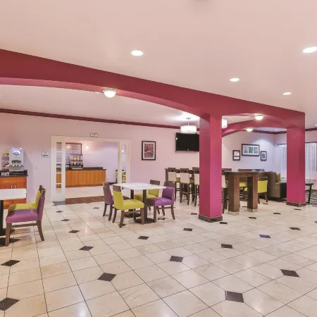 La Quinta Inn & Suites by Wyndham Tulare