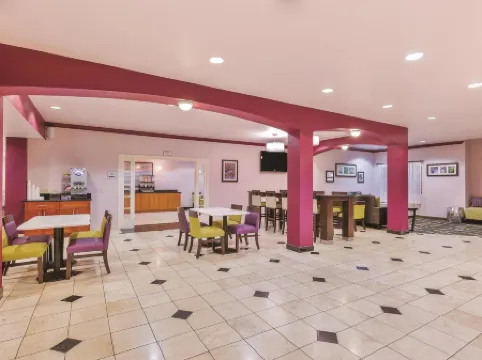 La Quinta Inn & Suites by Wyndham Tulare