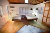 Las Mariposas Hotels near Playa Colorada 2