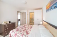 Elegante Residenza Monica (2) Due Camere da Letto C6 6 Posti Letto