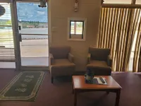 Holiday Host Motel & RV Park Hotele w: Sutton County