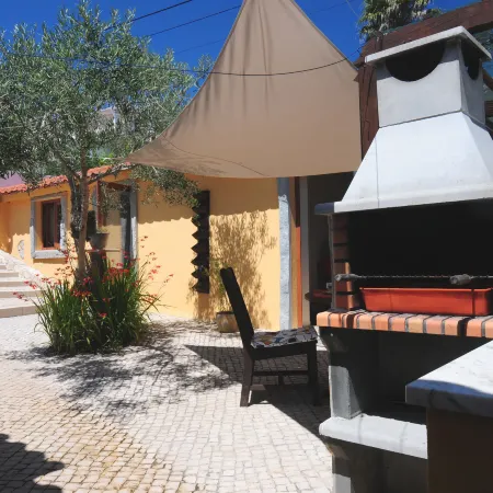 Charming Cottage with 2 Bedrooms in a Seaside Village