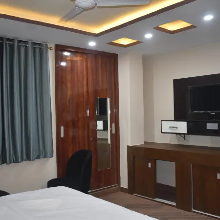Hotel Violett Doors