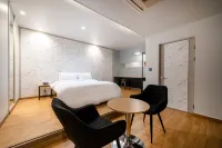 Donghae Very Six Hotels in Donghae-si