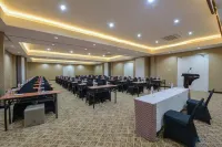 Royal Regantris Cendana Hotels in Surabaya