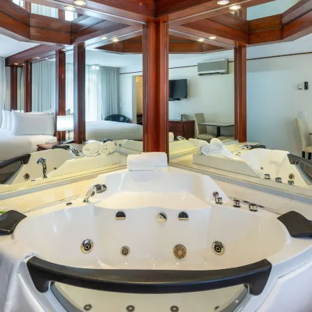 Les Suites de Laviolette Ascend Hotel Collection