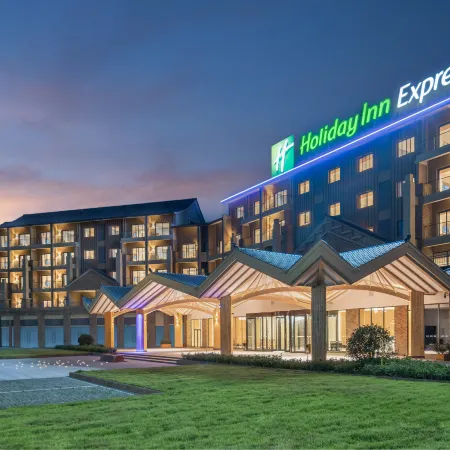 Holiday Inn Express WAWU MOUNTAIN by IHG