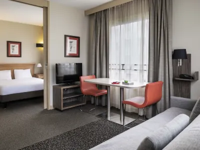 Aparthotel Adagio la Défense Esplanade Các khách sạn gần IESEG School of Management