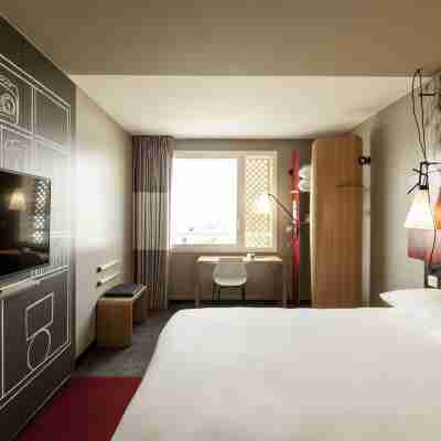 ibis Lyon Carré de Soie Rooms