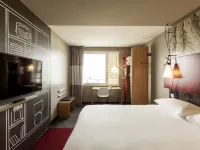 Ibis Lyon Carré de Soie Hotel a Decines-Charpieu