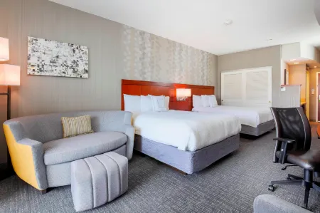 Courtyard Dallas Arlington South Отели рядом с достопримечательностью «Университет Техас в Арлингтон»