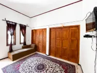 Penginapan AA Bungsu 1 Syariah Ciletuh Hotel di Ciemas