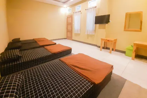 Delvia Bromo Homestay Mitra RedDoorz