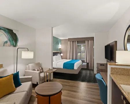 Comfort Suites Vero Beach I-95 Hotels in Indian River County