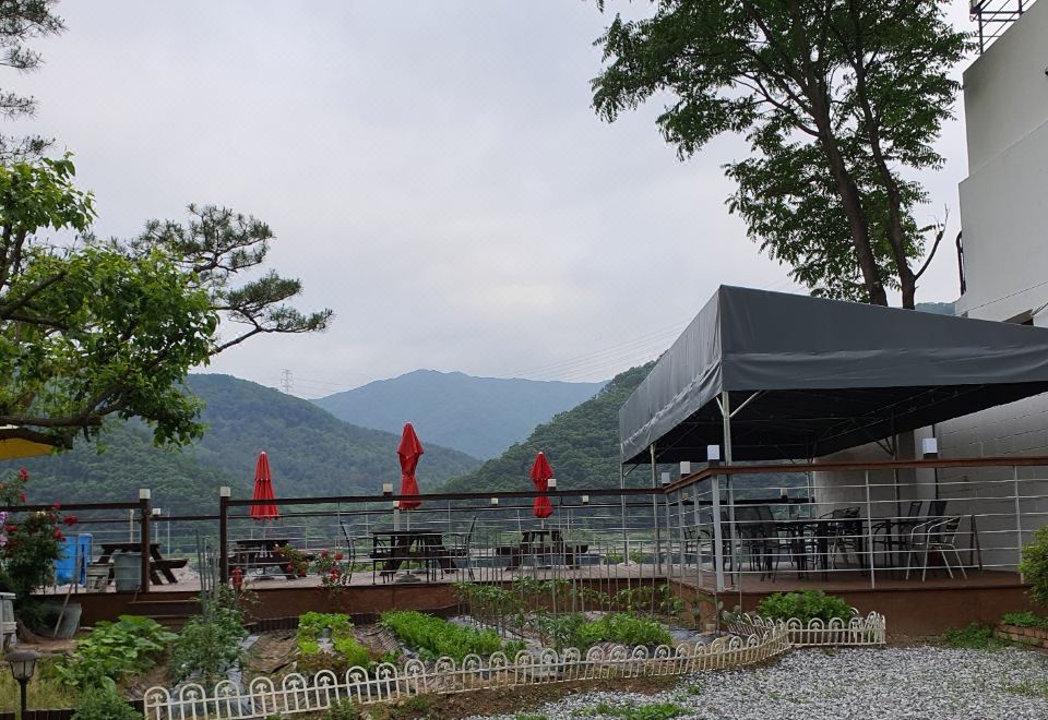 감성 숙소 전경