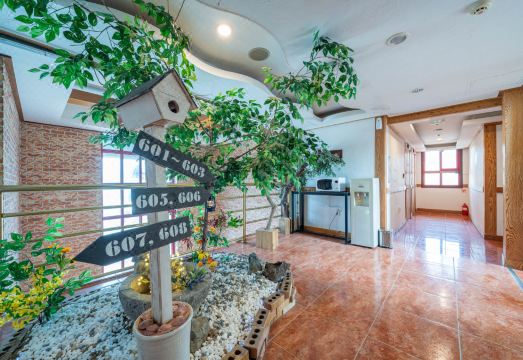 1. 레드하우스..