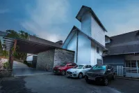 Trivers Resort Munnar - parking
