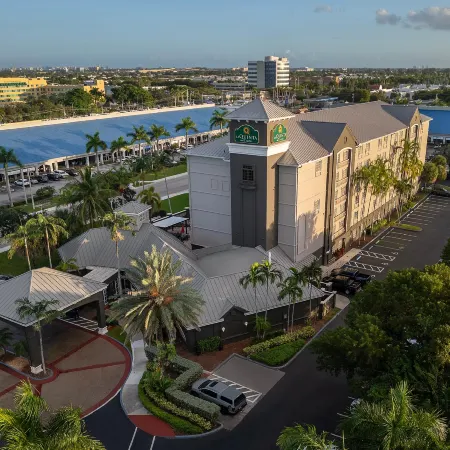 La Quinta Inn & Suites by Wyndham Miami Airport West