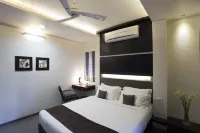 Skylark Business Hotel