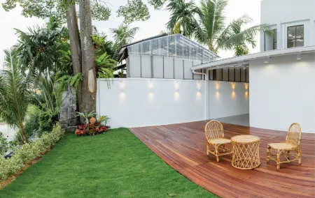 Bania Boutique House Отели рядом с достопримечательностью «Beyond Boxing Stadium - Bang Neang Khaolak»