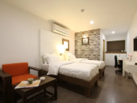 Hotel Casa Hotels near Vadodara International Airport