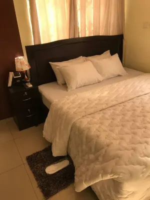 Obuoba Village Guest House & Apartments Ga West 호텔