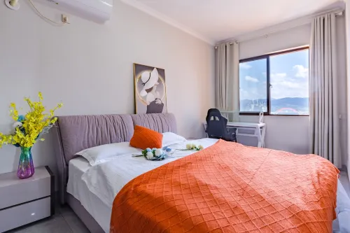 Shiri Shiyue Apartment (Xuanwei Avenue No. 10)