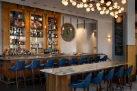 บลู-ทีค เอครอน - เครือโรงแรมทริบิวต์ พอร์ตฟอลิโอ