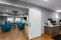 La Quinta Inn and Suites by Wyndham at WaTiki Waterpark - Morgenmad