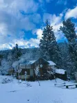 Zevibes Cafe & Homestay Hotels near Tosh Waterfall