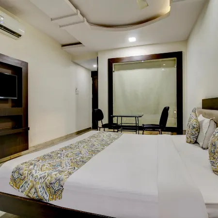FabHotel Csfc Отели рядом с достопримечательностью «Taj Mahal Palace»