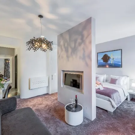 Starlight Luxury Rooms