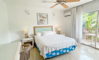 Hotel Cocoplum Beach