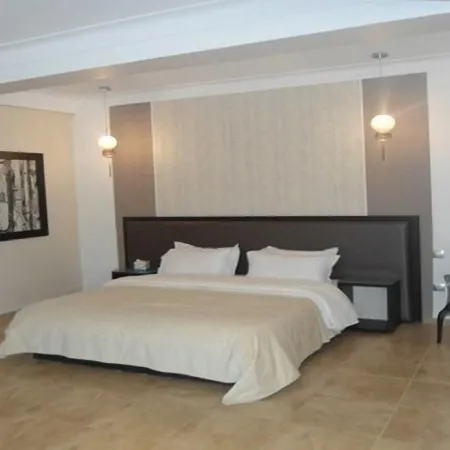 Hotel l'evantail Отели в г. Стауэли