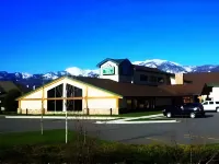 MountainView Lodge and Suites
