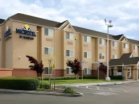 Microtel Inn & Suites by Wyndham Lodi/North Stockton Các khách sạn gần St. Amant Winery