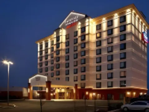 フェアフィールド イン & スイーツ バイ マリオット モントリオール エアポート ドルヴァルのホテル