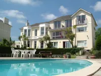 Nethway Hotel - Rooftop Pools