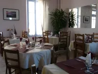 Hotel Restaurant le Castel Fleuri Hotels in Collobrières