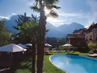 Romantik Hotel Turm Hotels in Fie