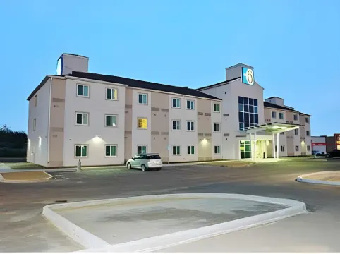 Aurora Inn Estevan