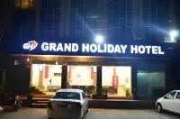 Grand Holiday Hotel - Parkplatz