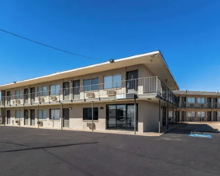 Rodeway Inn Midland South Hotels in Midland