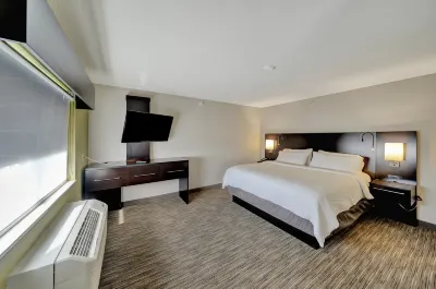 Holiday Inn Express & Suites Beatrice
