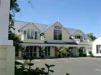 Seaport Village Hotels near Bay Of Islands