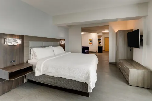 Holiday Inn Express & Suites RICHMOND by IHG Hotels in Richmond