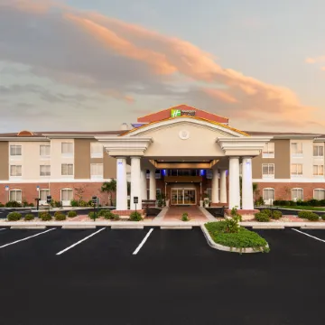 Holiday Inn Express & Suites SPRING HILL by IHG