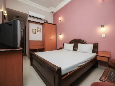 Hotel D R International